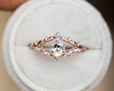 Briar rose with pear moissanite
