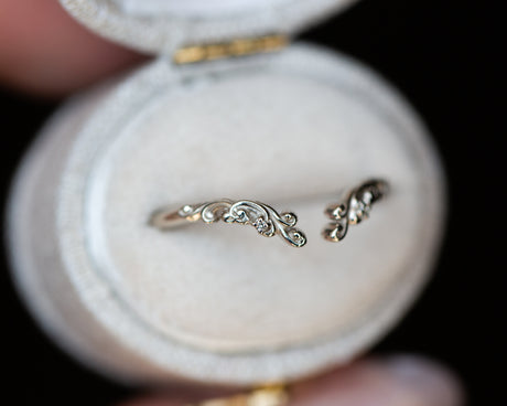 Open filigree band