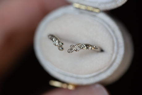 Open filigree band