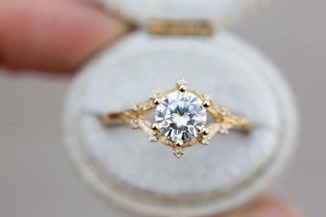 Woodland solitaire with 7mm round moissanite
