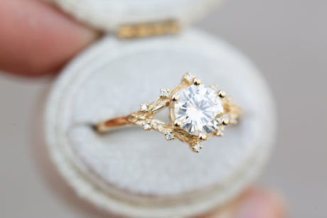 Woodland solitaire with 7mm round moissanite