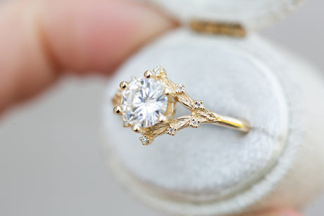 Woodland solitaire with 7mm round moissanite