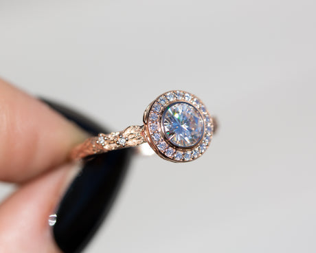 Crown of thorns with white moissanite