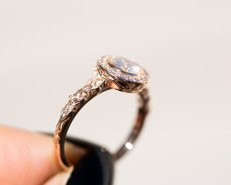 Crown of thorns with white moissanite