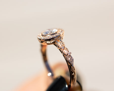 Crown of thorns with white moissanite