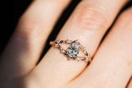 Briar rose with pear moissanite