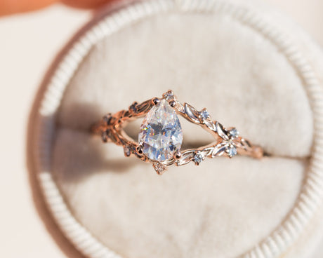 Briar rose with pear moissanite