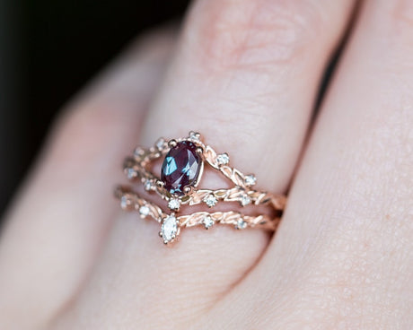 Briar rose with oval alexandrite