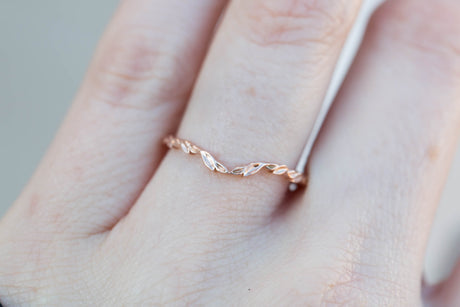 Curved leafy wedding band
