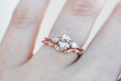 Curved leafy wedding band